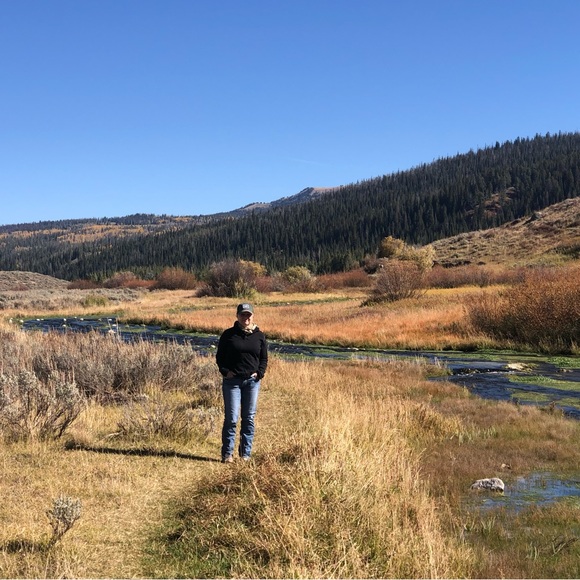 Meet your Posher, Lori - Picture 3 of 4